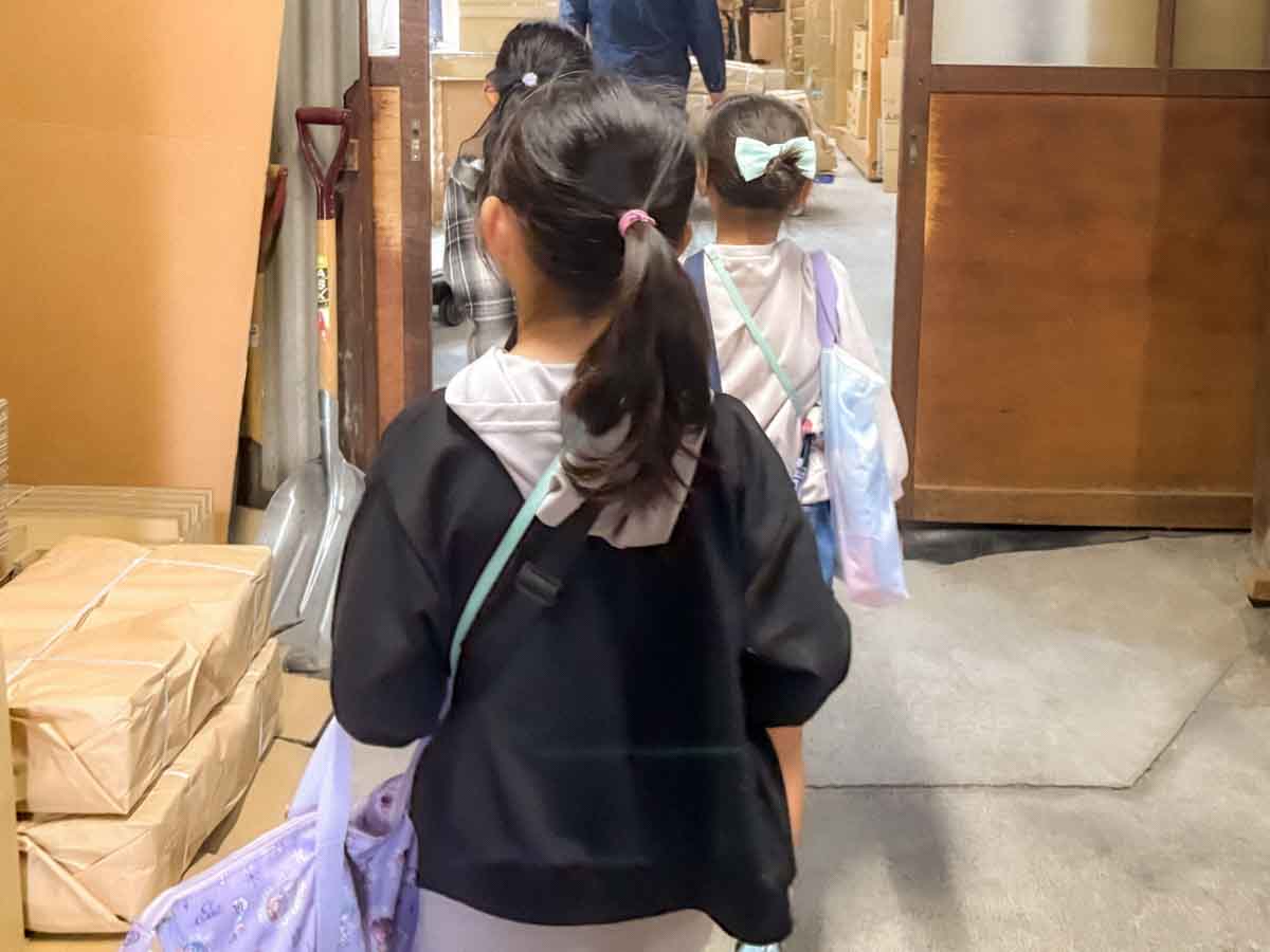 大杉小学校2年生の児童が町探検の授業で工場見学に来ました！